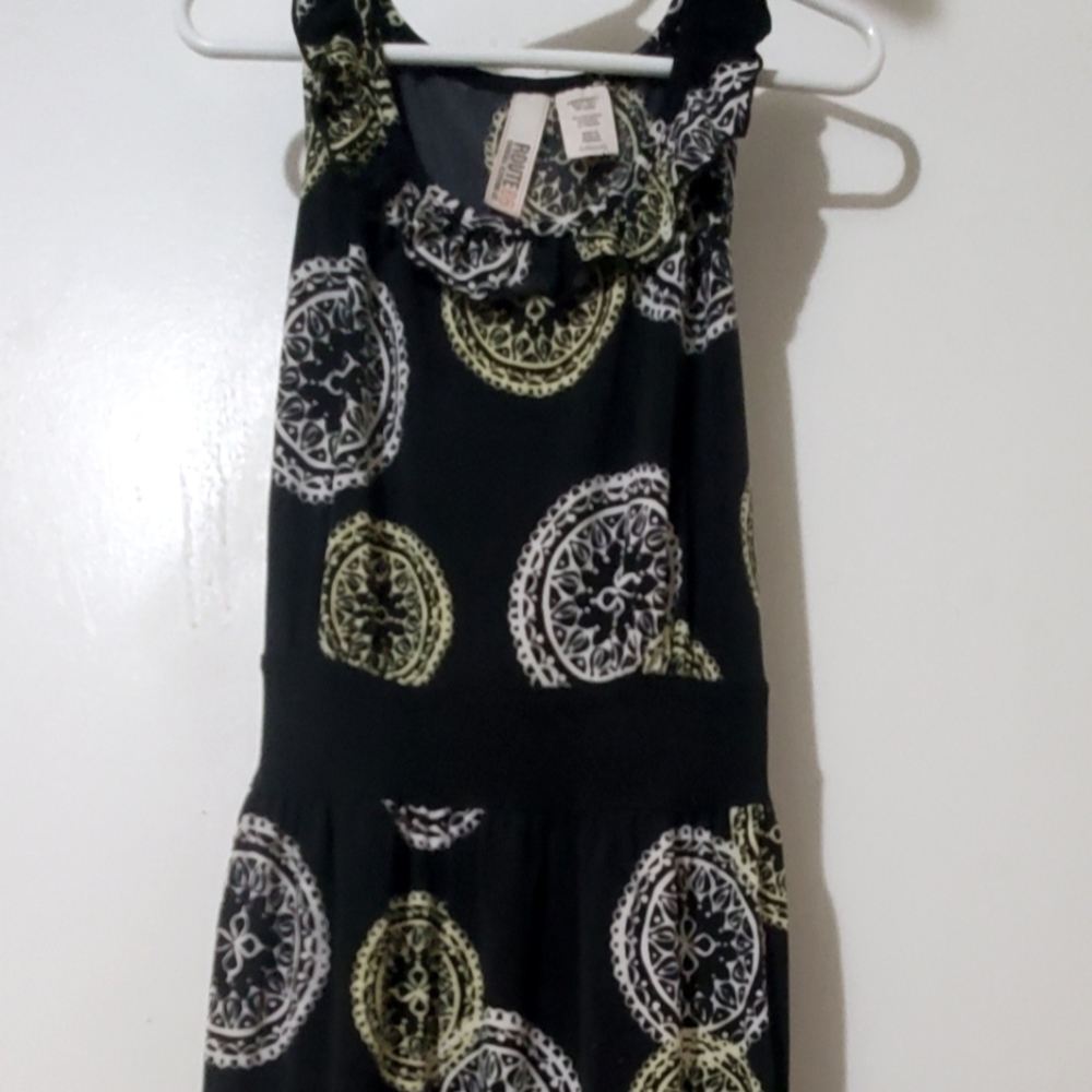 14/16M  sleevless black dress